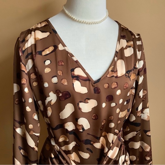 NWT JOSEPH RIBKOFF Satin Animal Print Belted Top Size 10 - Picture 5 of 13